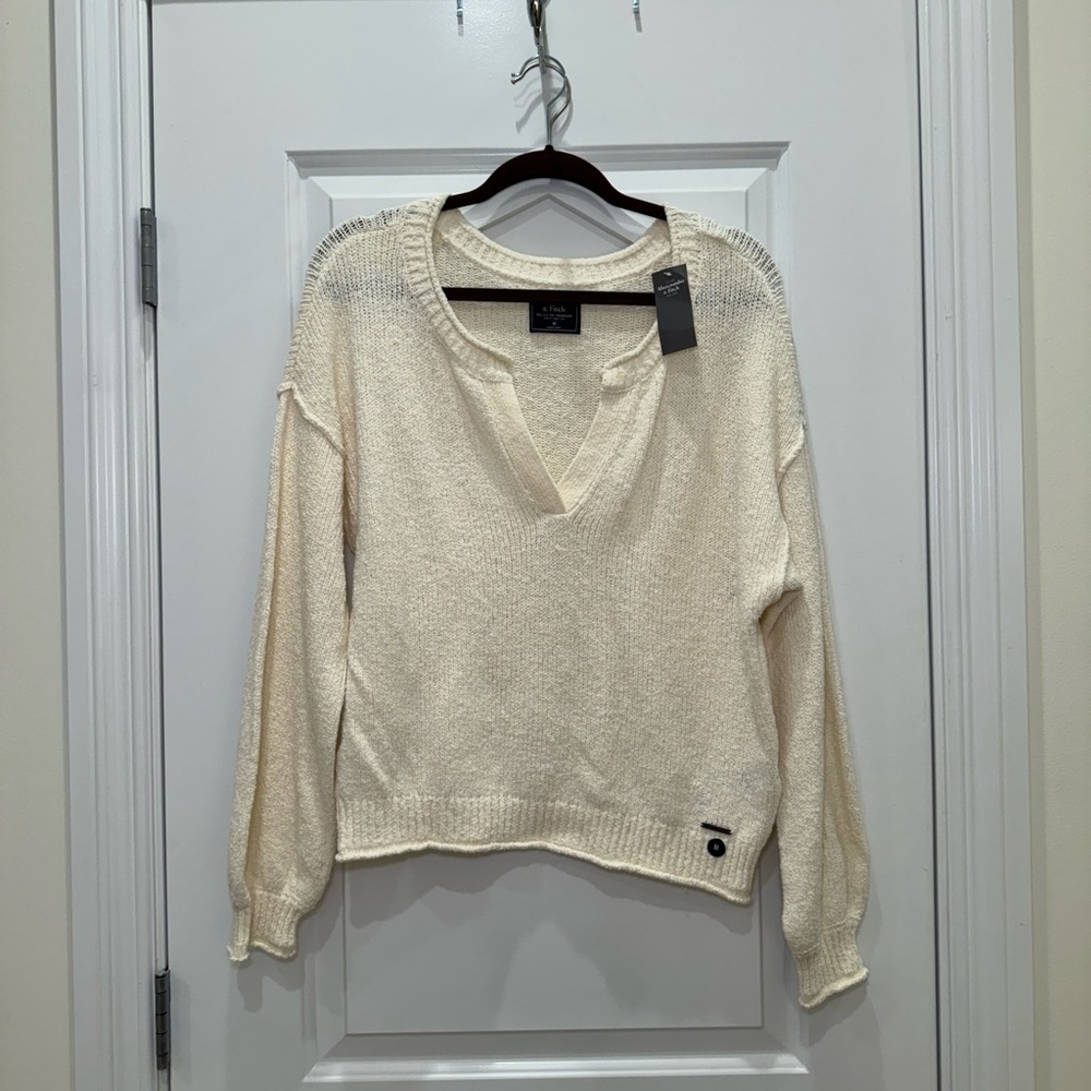 NWT Abercrombie & Fitch Notch Neck Knit Cozy Sweater Cream Medium